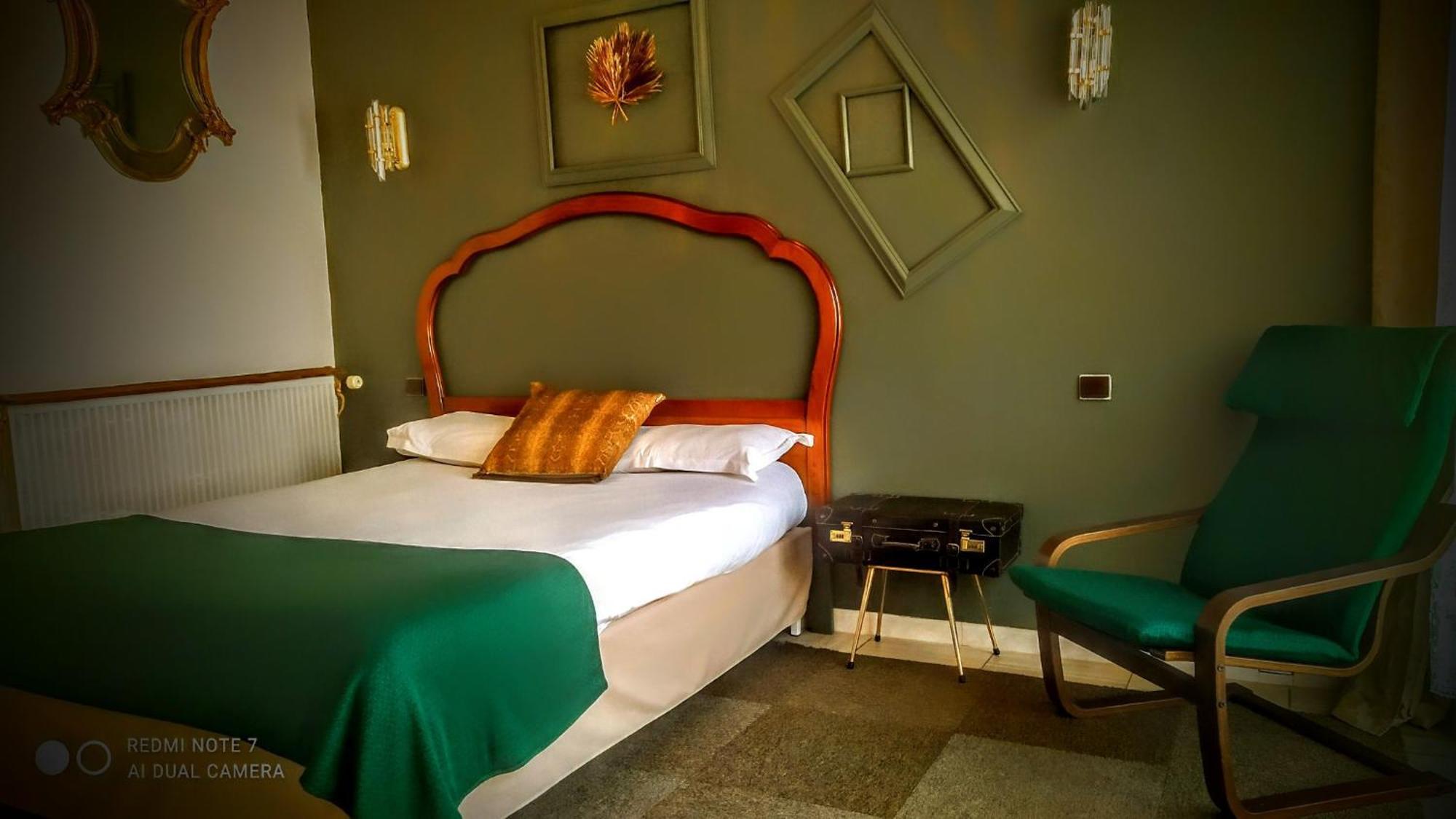 L'ecume Des Jours Hotel 2*